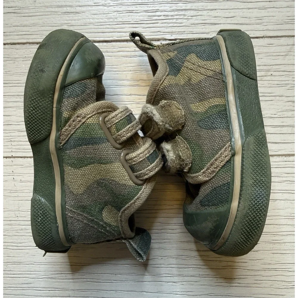 Baby Gap Infant Camo Sneaker Shoe Hook & Loop Close Sz 3 Brown Green Rubber Sole